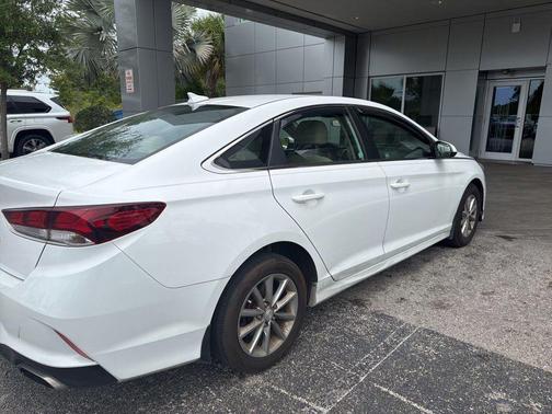 Quartz White Pearl 2019 Hyundai SONATA SE