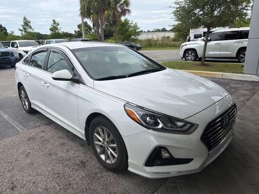 Quartz White Pearl 2019 Hyundai SONATA SE