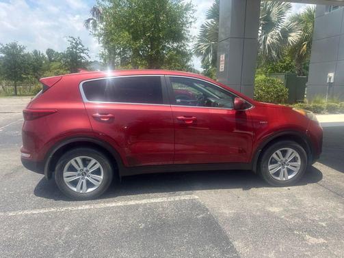 Hyper Red 2017 Kia Sportage LX