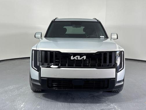Ivory Silver 2027 Kia Telluride S