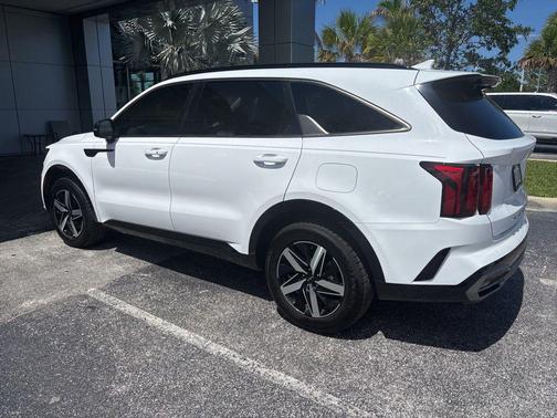 Glacial White Pearl 2022 Kia Sorento S