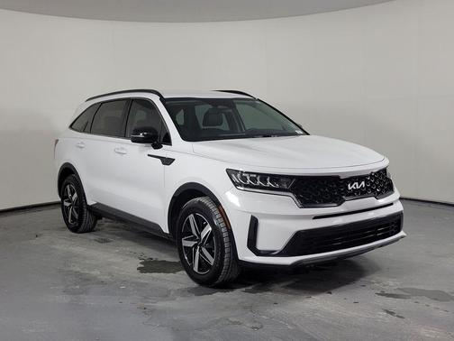Glacial White Pearl 2022 Kia Sorento S