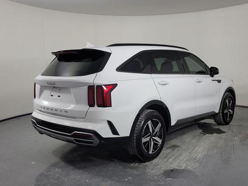 Glacial White Pearl 2022 Kia Sorento S