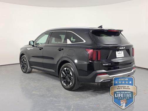 Ebony Black 2025 Kia Sorento S