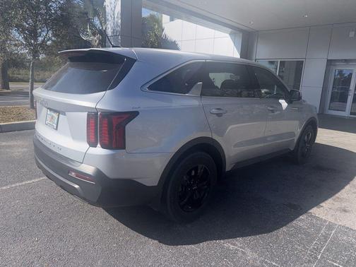 2022 Kia Sorento LX