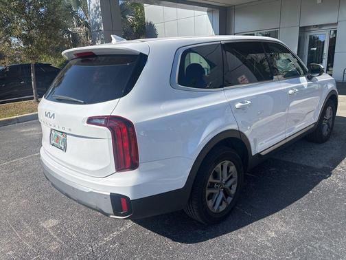 2024 Kia Telluride LX