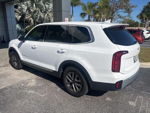 2024 Kia Telluride LX