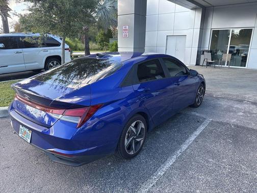 2023 Hyundai ELANTRA SEL