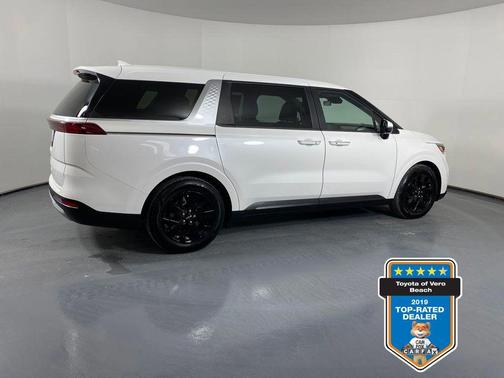 2022 Kia Carnival LXS