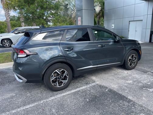 Gravity Gray 2024 Kia Sportage LX