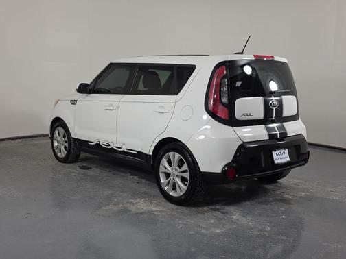 Clear White 2016 Kia Soul +