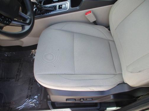Champagne 2018 Ford Escape SE