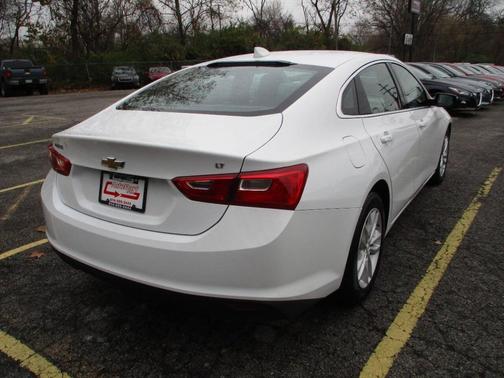 2017 Chevrolet Malibu LT 4dr Sedan