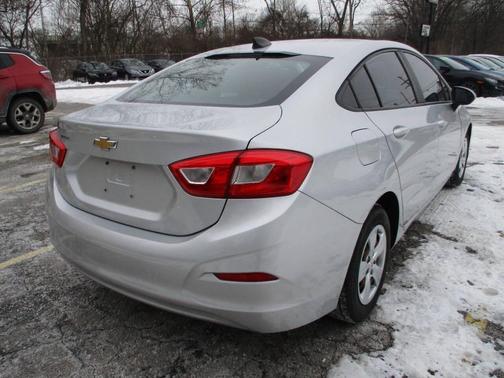 2016 Chevrolet Cruze LS Auto