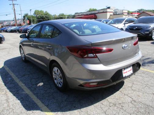 2020 Hyundai ELANTRA SE