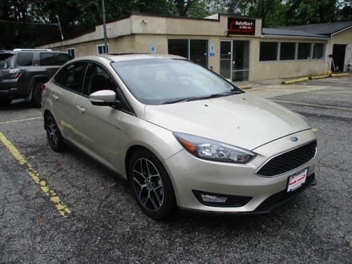 Beige 2017 Ford Focus SEL