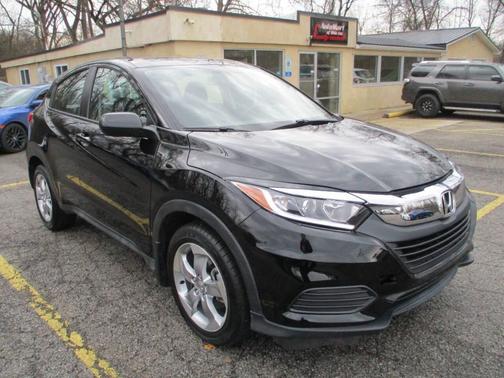 Crystal Black Pearl 2019 Honda HR-V LX