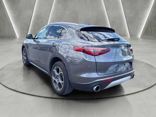 Vesuvio Gray Metallic 2018 Alfa Romeo Stelvio Base