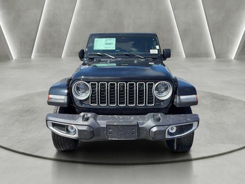 Black Clearcoat 2026 Jeep Wrangler Sahara