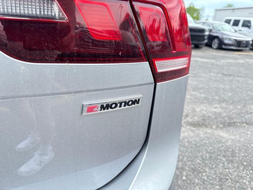 Pyrite Silver Metallic 2021 Volkswagen Tiguan 2.0T SE