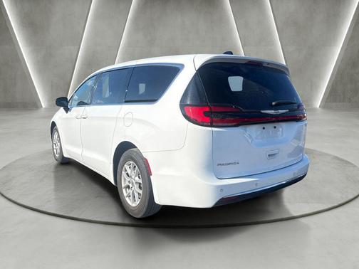 Bright White Clearcoat 2023 Chrysler Pacifica Touring