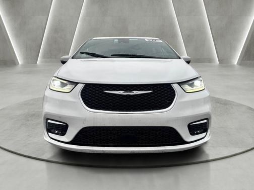Bright White Clearcoat 2023 Chrysler Pacifica Touring