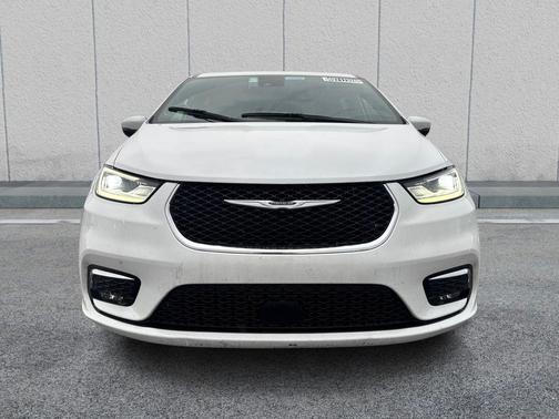 Bright White Clearcoat 2023 Chrysler Pacifica Touring