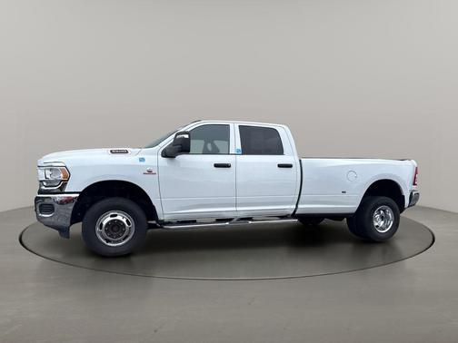 Bright White Clearcoat 2024 RAM 3500 Tradesman
