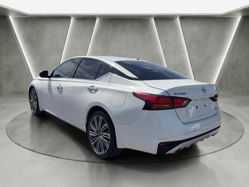White 2024 Nissan Altima 2.5 SL