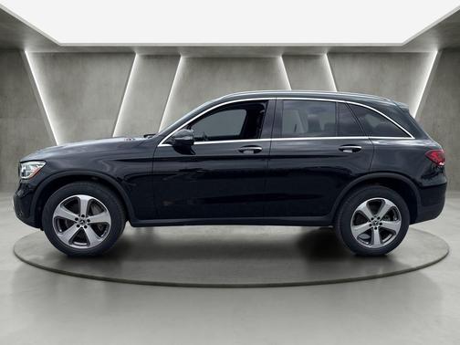 Black 2022 Mercedes-Benz GLC 300 Base 4MATIC