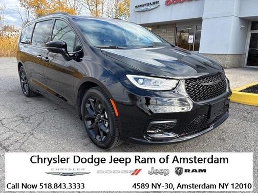 2026 Chrysler Pacifica Select