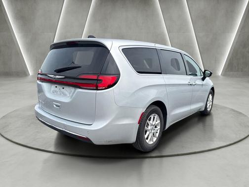 Silver Mist Clearcoat 2024 Chrysler Pacifica Touring-L