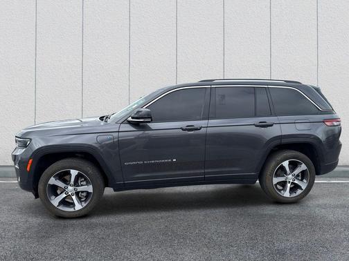 Metallic 2023 Jeep Grand Cherokee 4xe Base