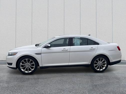 2017 Ford Taurus Limited