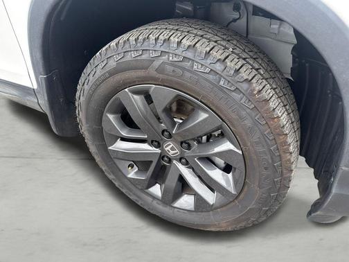 Platinum White Pearl 2025 Honda Ridgeline Sport
