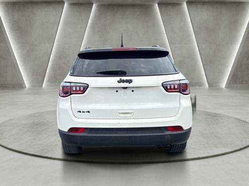 White Clearcoat 2019 Jeep Compass Altitude
