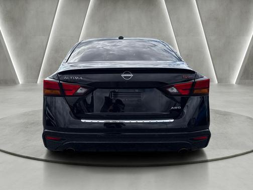 Black 2023 Nissan Altima 2.5 SR