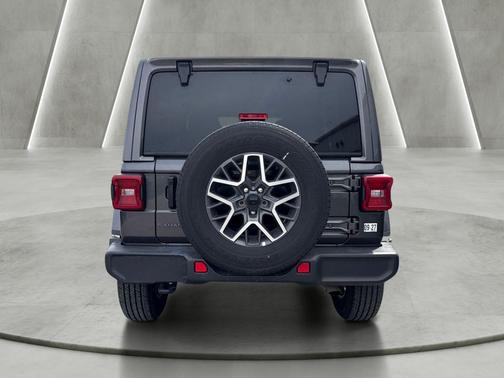 Granite Crystal Clearcoat Metallic 2025 Jeep Wrangler Sahara