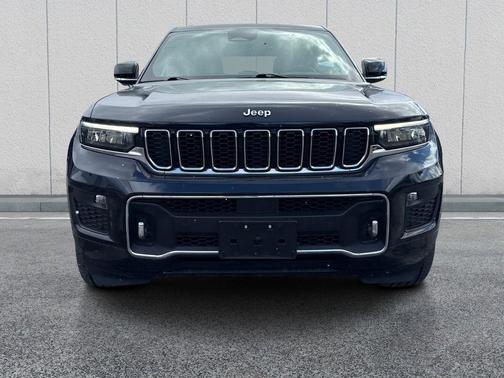 Midnight Sky 2024 Jeep Grand Cherokee Overland