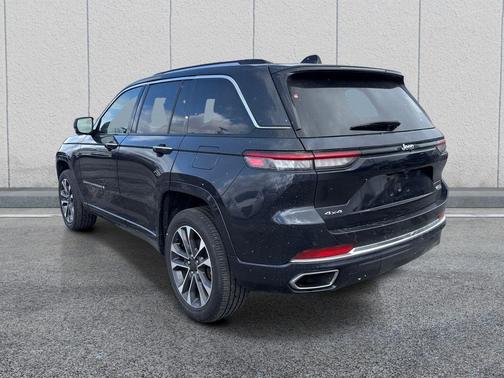 Midnight Sky 2024 Jeep Grand Cherokee Overland