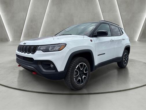 Bright White Clearcoat 2025 Jeep Compass Trailhawk