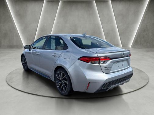 Classic Silver Metallic 2022 Toyota Corolla SE