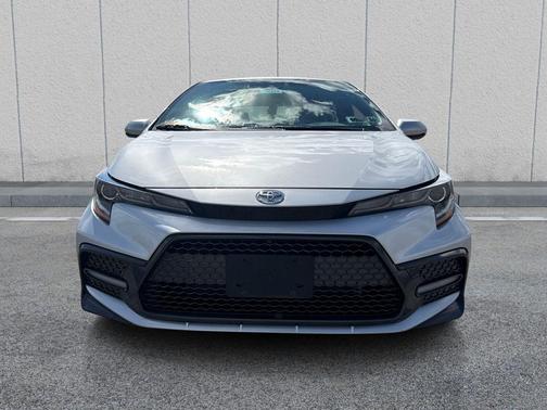 Classic Silver Metallic 2022 Toyota Corolla SE
