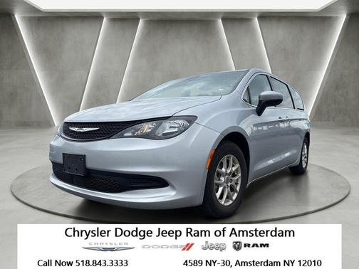 Silver Mist Clearcoat 2023 Chrysler Voyager LX