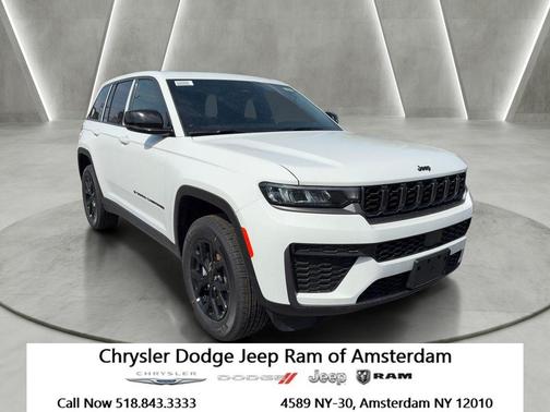 Bright White Clearcoat 2026 Jeep Grand Cherokee Laredo