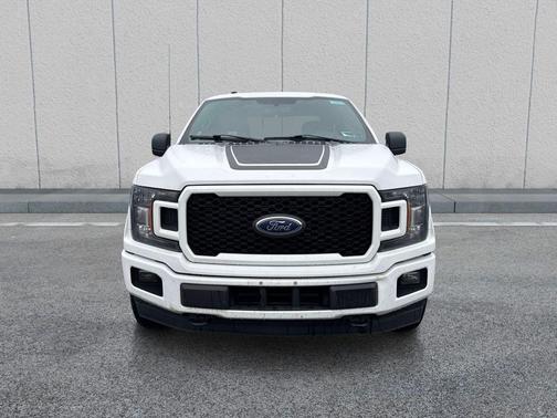 Oxford White 2018 Ford F-150 XLT