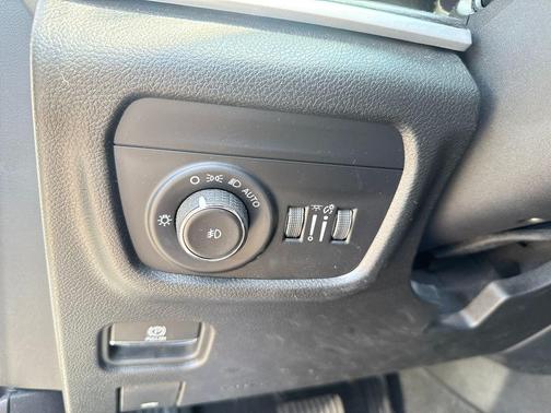 Bright White Clearcoat 2023 Jeep Grand Cherokee Limited