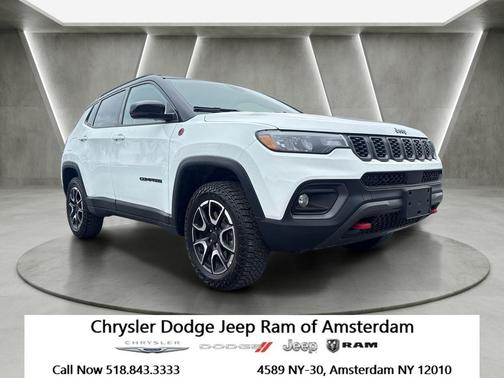 Bright White Clearcoat 2025 Jeep Compass Trailhawk