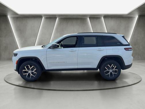 Bright White Clearcoat 2026 Jeep Grand Cherokee Limited