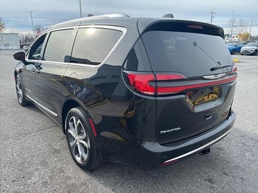 2026 Chrysler Pacifica Pinnacle
